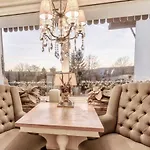Home Suites Apartment 3