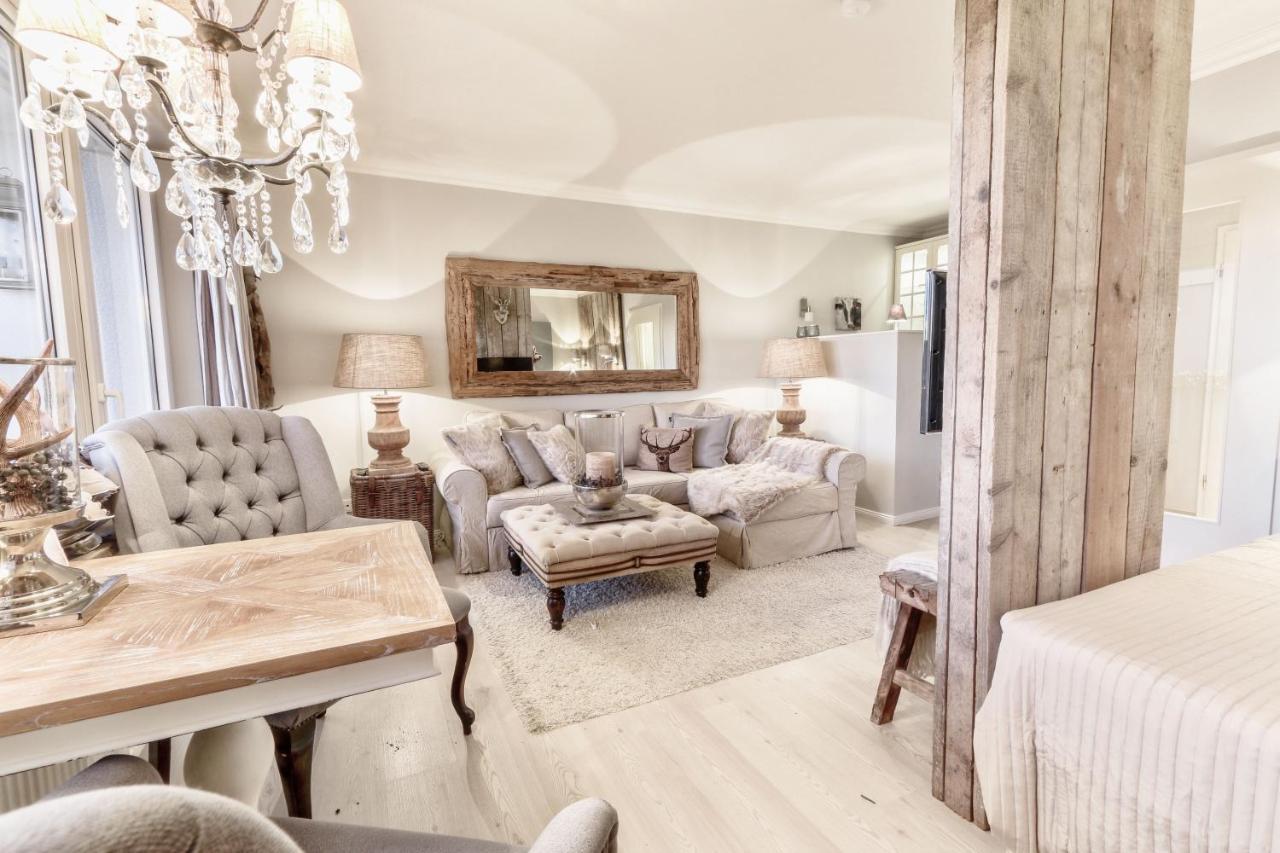 Apartment 3 *